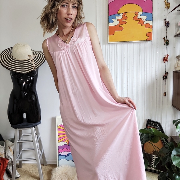 Vintage Pink Nightgown Lingerie - Picture 8 of 12